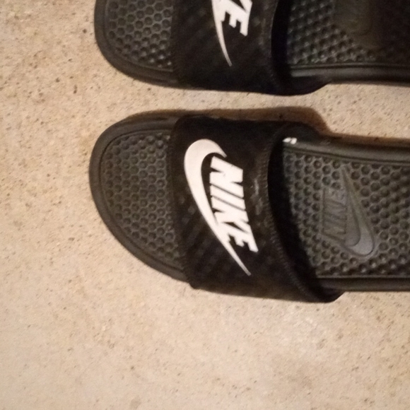 Nike Sandals - Picture 2 of 7